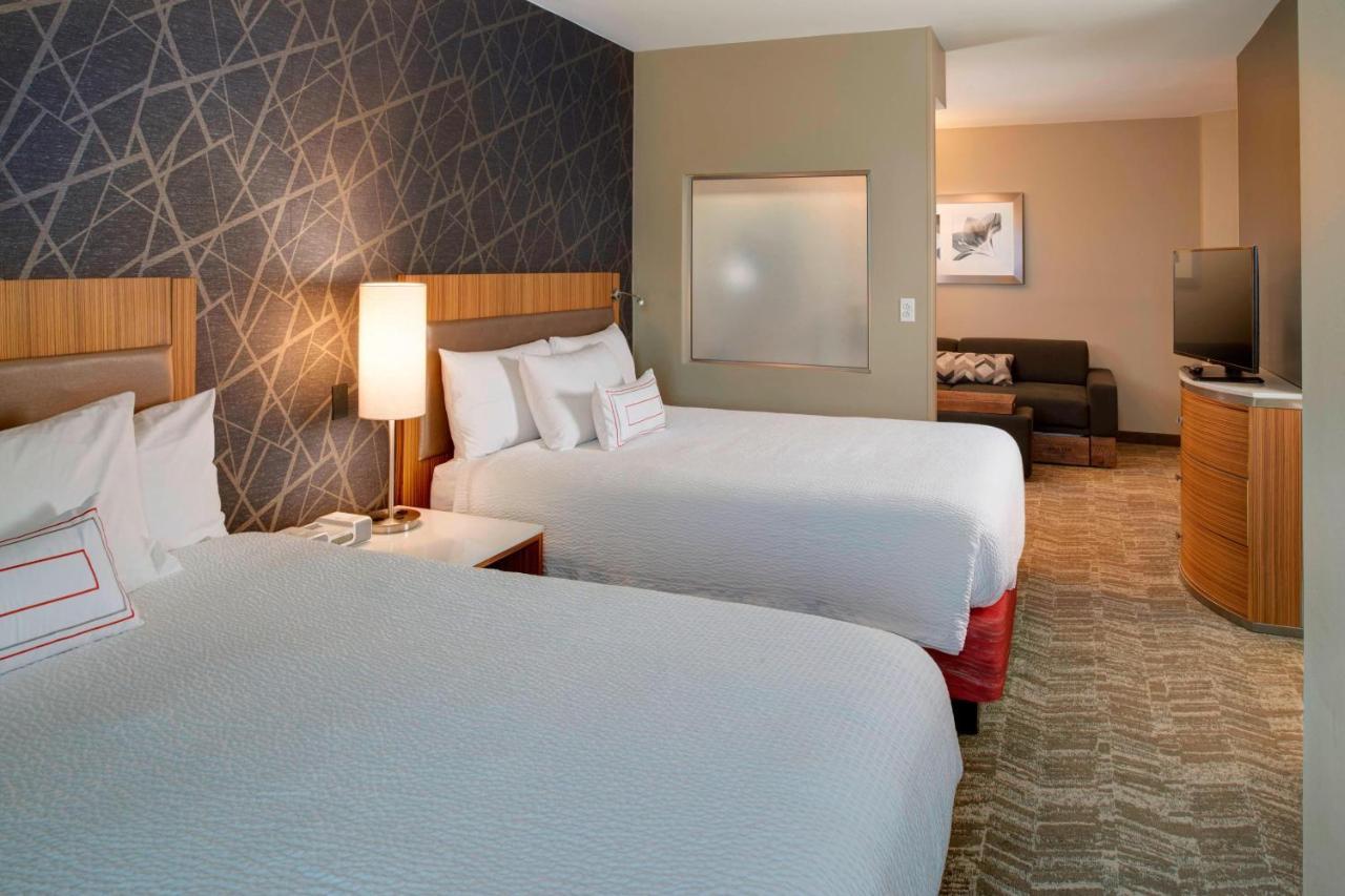 Springhill St. Louis Hotel 3*